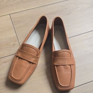 NWOT L'INTERVALLE Tan Leather Loafers Sz Eu 36